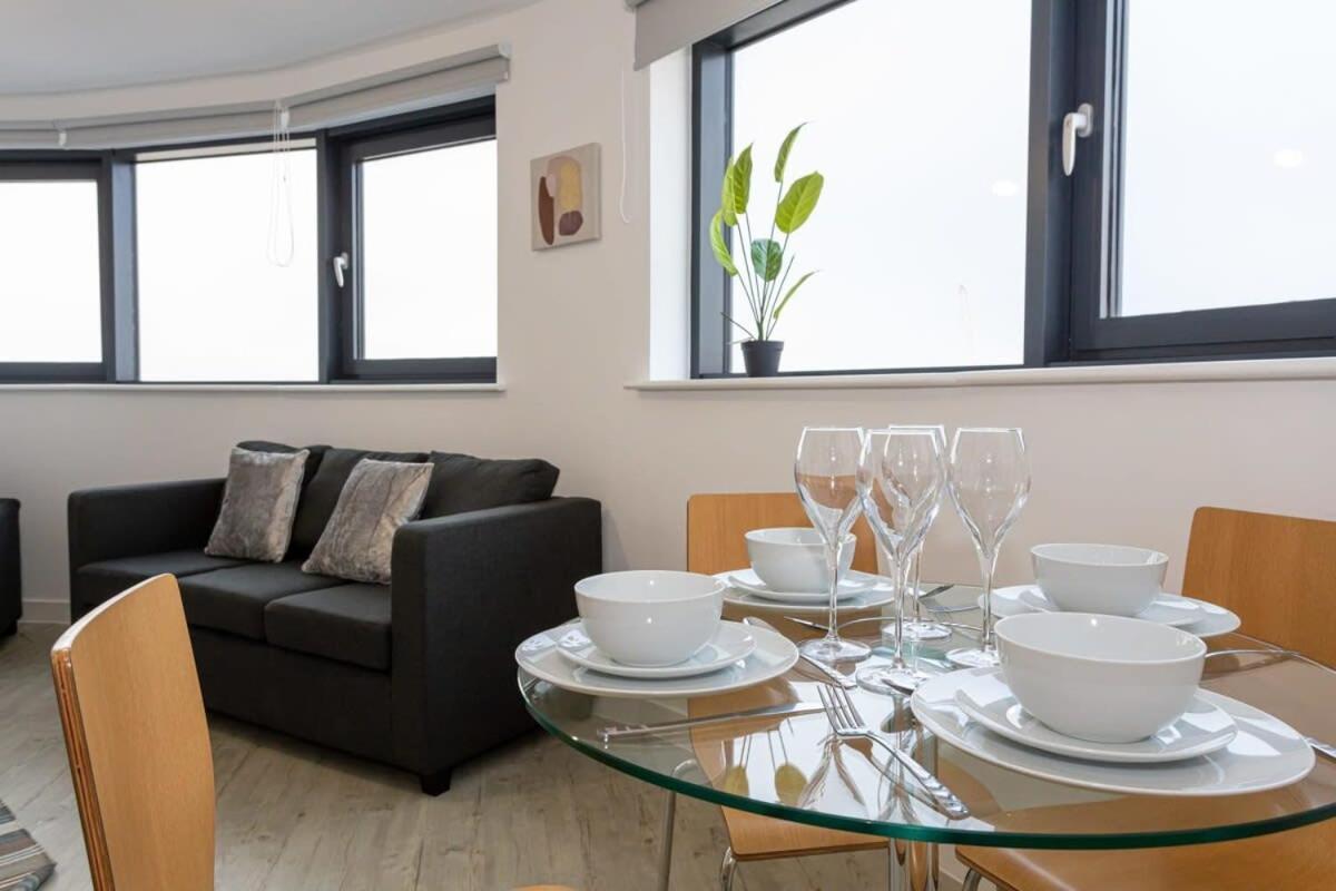 Stunning 2 Bed Apartment In Salford Amazing Views 曼彻斯特 外观 照片