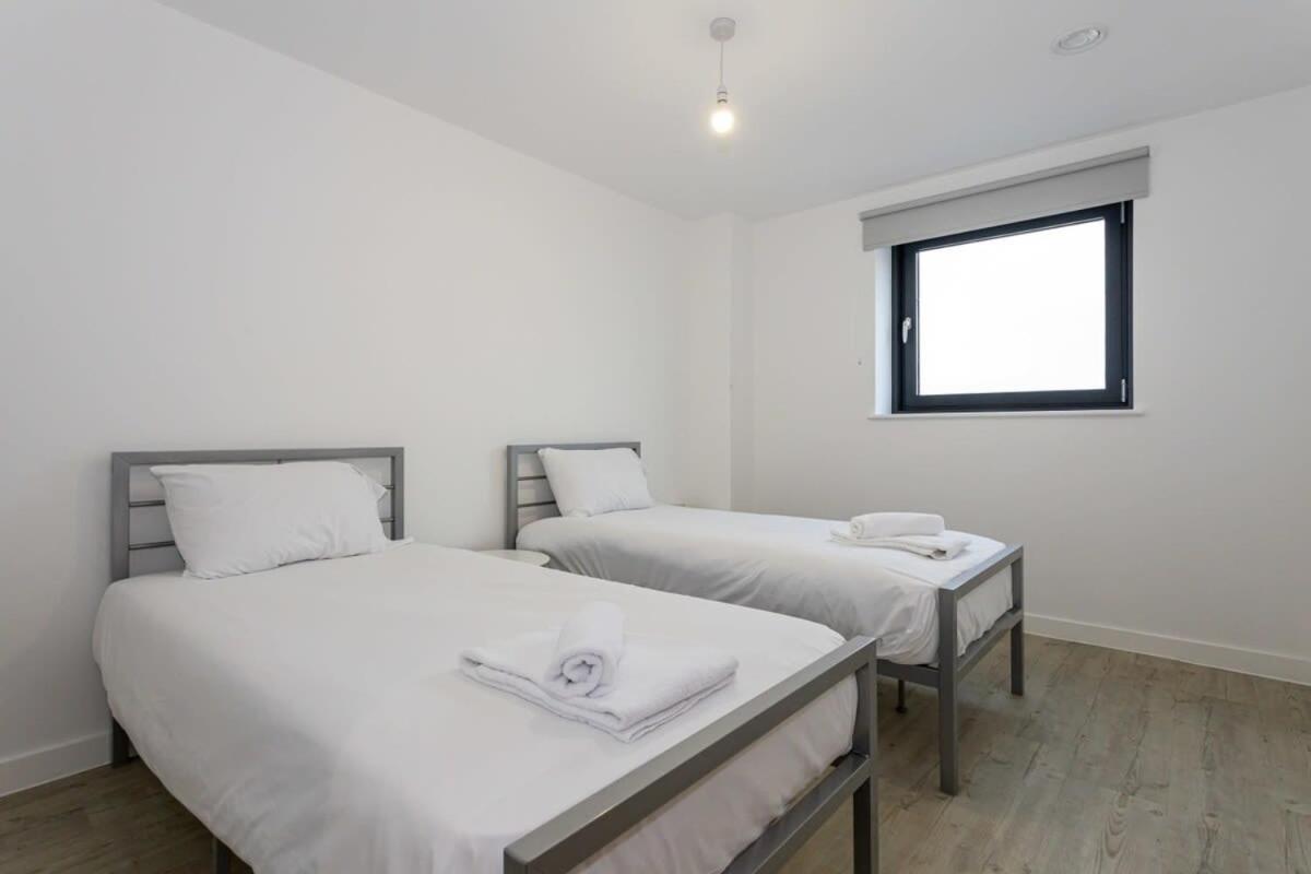 Stunning 2 Bed Apartment In Salford Amazing Views 曼彻斯特 外观 照片